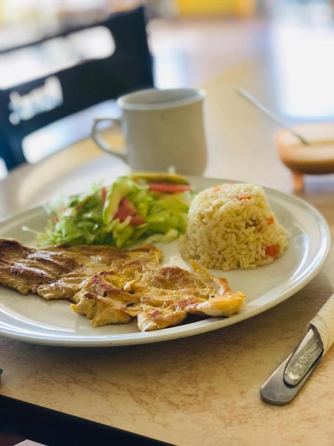Hotel Y Restaurante Villas Del Sol Халпан Екстериор снимка